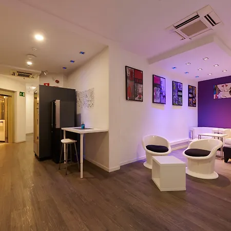 Hostal Mayerling Centro-3